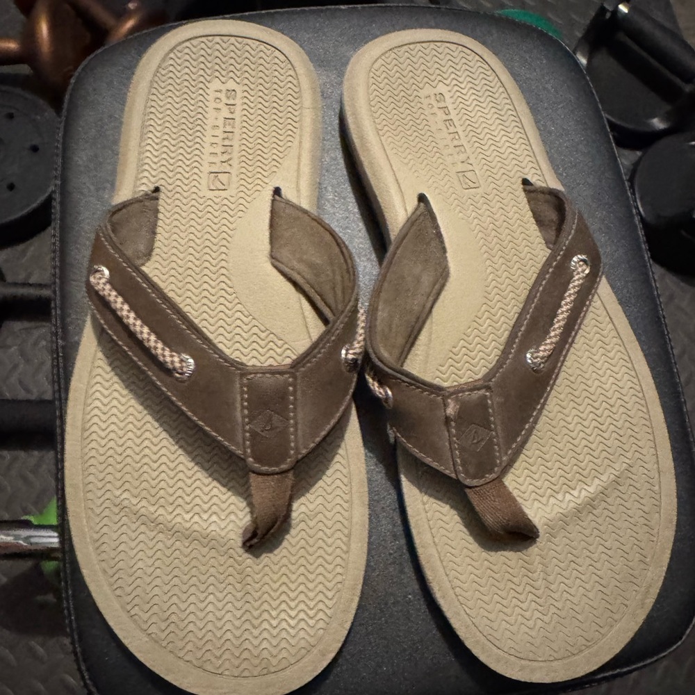 Sperry men’s flip flops